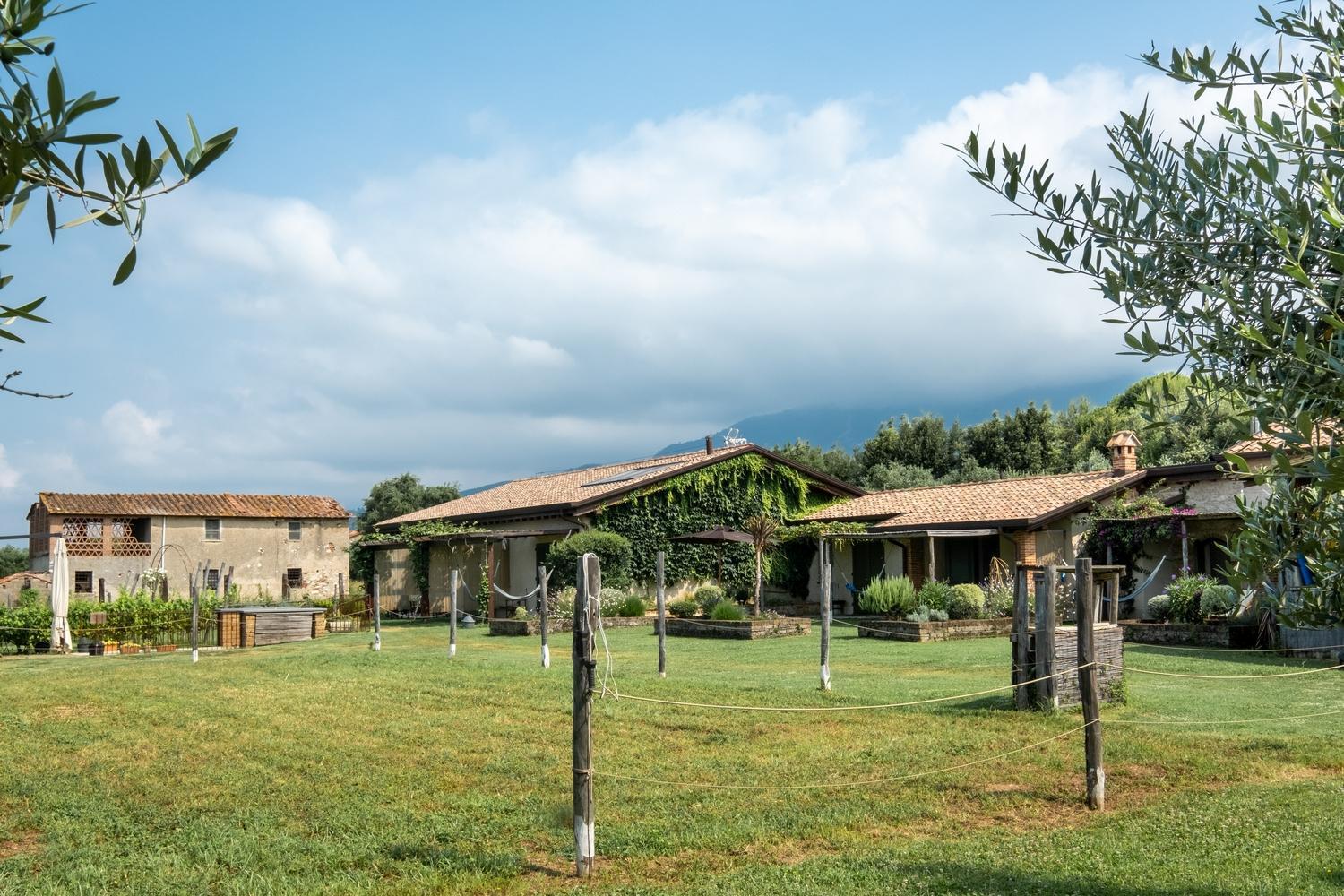 Olimagio Farm Stay With Animals And 25M Pool, Beach At Cycling Distance Pietrasanta Exterior foto