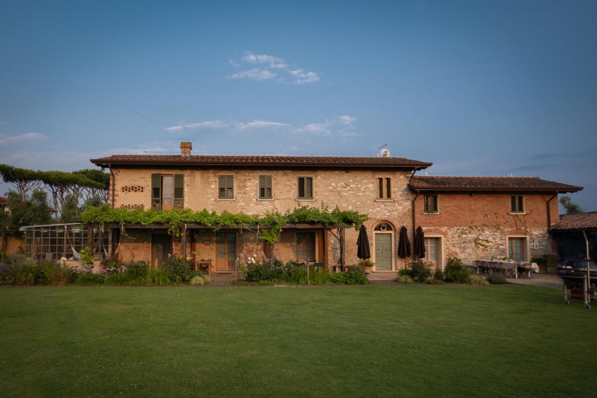 Olimagio Farm Stay With Animals And 25M Pool, Beach At Cycling Distance Pietrasanta Exterior foto