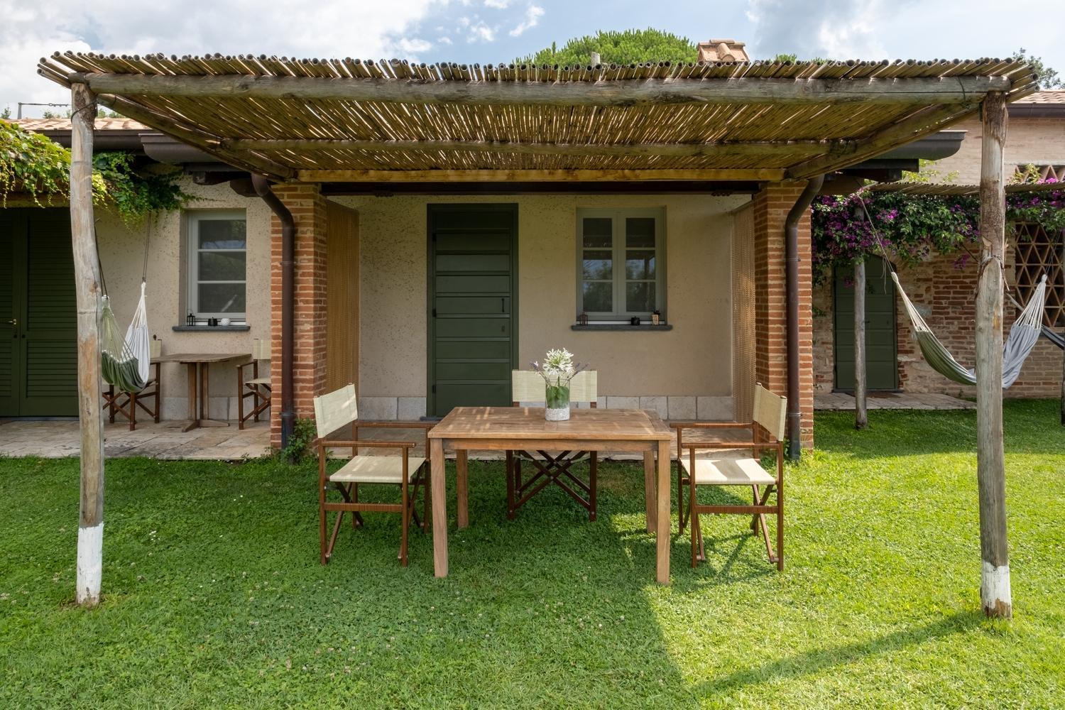 Olimagio Farm Stay With Animals And 25M Pool, Beach At Cycling Distance Pietrasanta Exterior foto