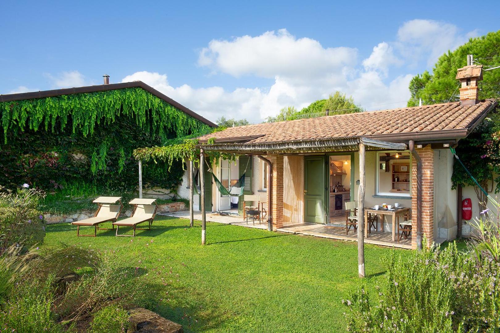 Olimagio Farm Stay With Animals And 25M Pool, Beach At Cycling Distance Pietrasanta Exterior foto